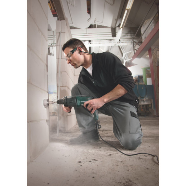 Дриль ударний Metabo SBE 760 в пластиковому кофрі