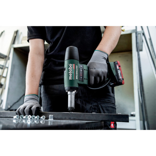Акумуляторний заклепувальний пістолет для різьбових заклепок Metabo NMP 18 LTX BL M10, 2 акб 18 В LiHD 4.0 Ah, з/п ASC 55, у кейсі metaBOX 145 M