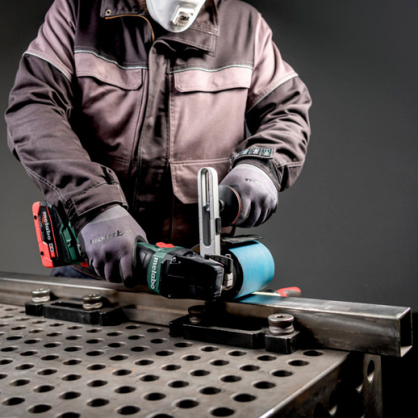 Акумуляторна щіткова шліфмашина Metabo SVB 18 LTX BL 200, без акб в MetaBOX 340