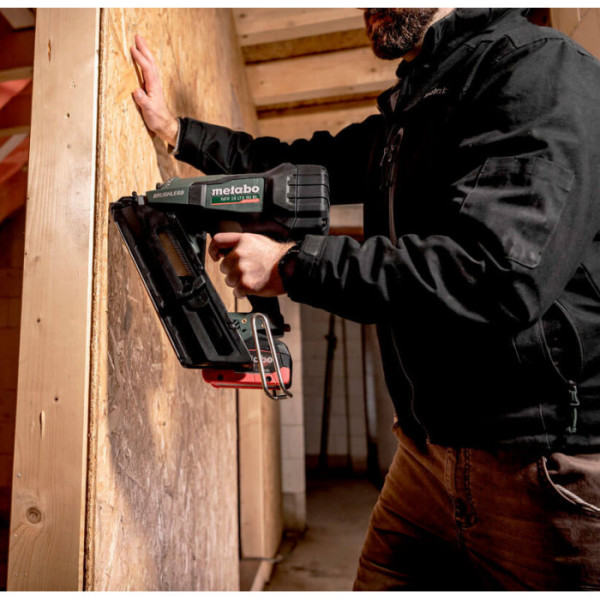 Акумуляторний цвяхозабивач Metabo NFR 18 LTX 90 BL, без акб в MetaBOX 340