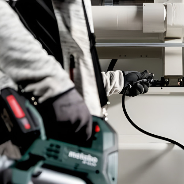 Акумуляторний мастильний пістолет Metabo FP 18 LTX, 2 акб 18V 2 Ah та з/п SC 30, в кейсі metaBOX 165 L