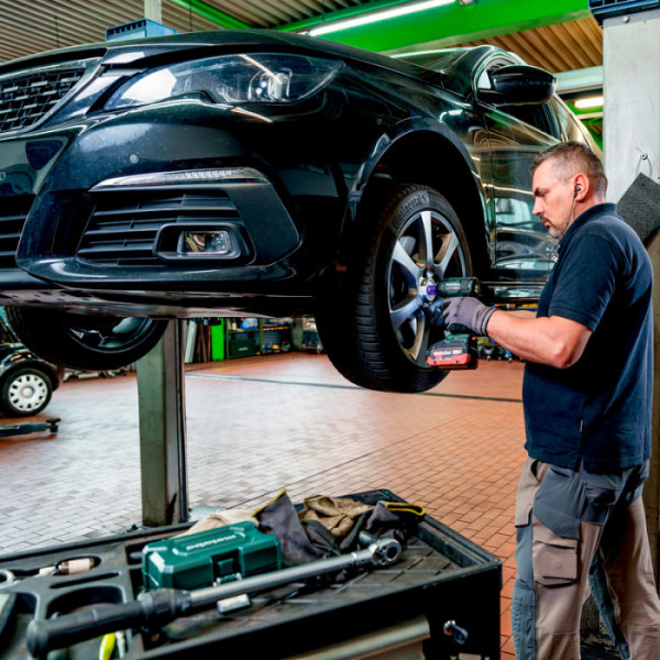 Акумуляторний ударний гайковерт Metabo SSW 18 LTX 550 BL, 2 акб LiPOWER 18 В 5.2 Ah, з/п ASC 55 AIR Cooled в MetaBOX 145
