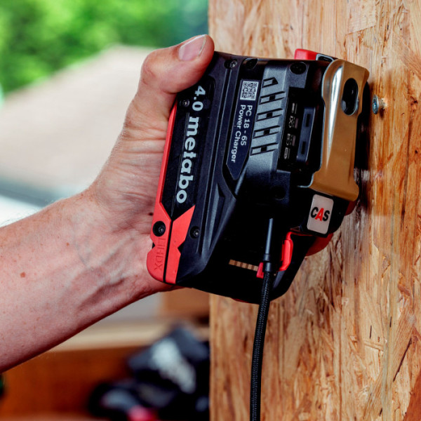 Карманное зарядное устройство Metabo PC 18-65