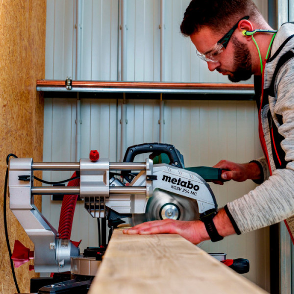 Торцовочная пила Metabo KGSV 254 MC