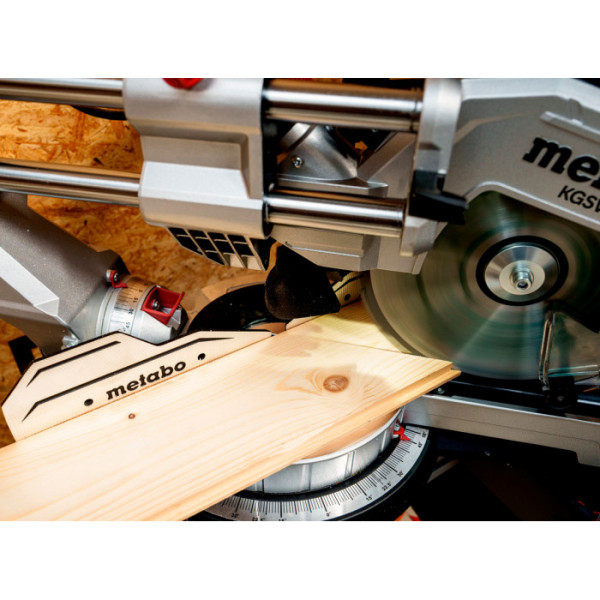 Торцювальна пила Metabo KGSV 216 MC